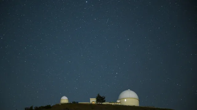 Chuva de meteoros Líridas tem pincelado os céus. Veja as imagens - img