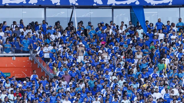 Cruzeiro vence o Grêmio e empurra o Corinthians para a zona de rebaixamento - img
