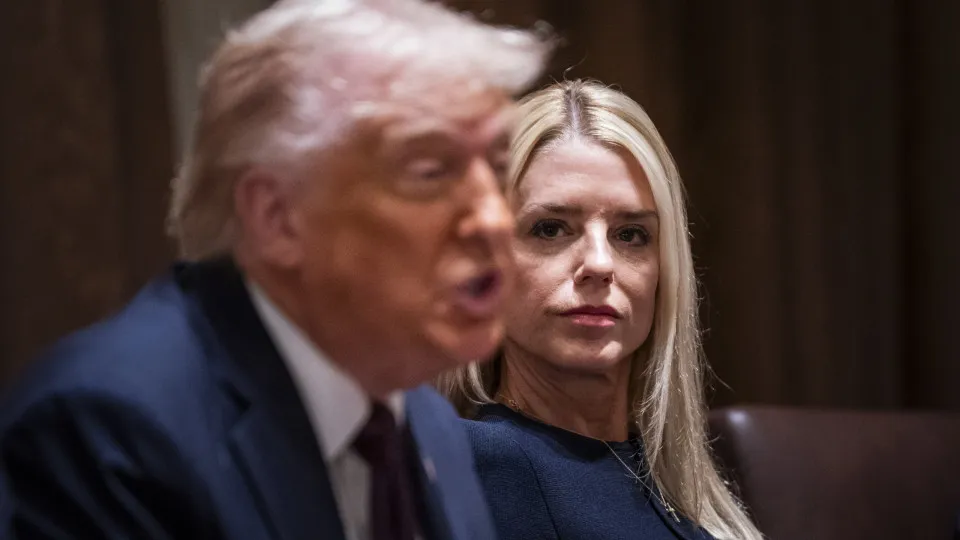Donald Trump demite procuradora-geral dos EUA, Pam Bondi - img
