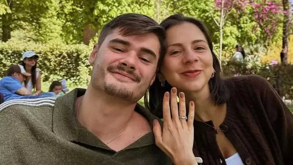 Filho de Fábio Assunção fica noivo após pedido romântico em parque - img