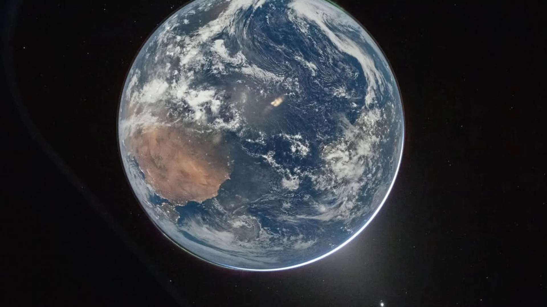 NASA divulga primeiras imagens da Terra captadas pela Artemis II - img
