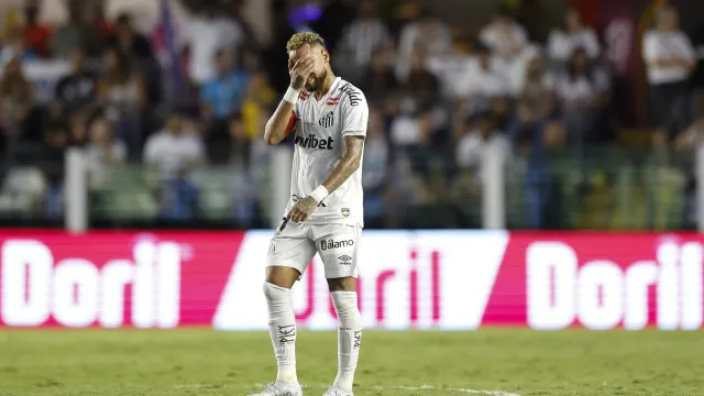 Neymar para na trave, e Santos só empata com Coritiba pela Copa do Brasil - img