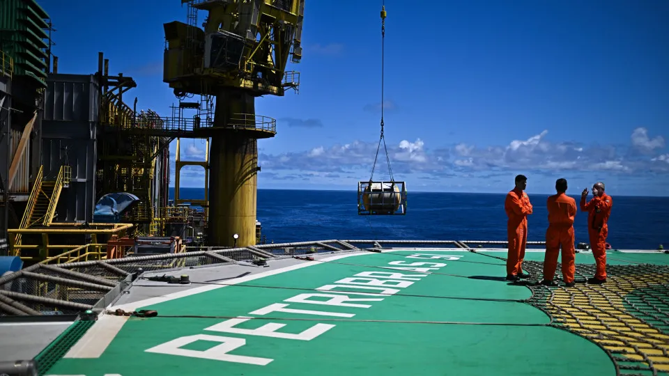 Petrobras quer zerar dependência de diesel importado em até 5 anos - img