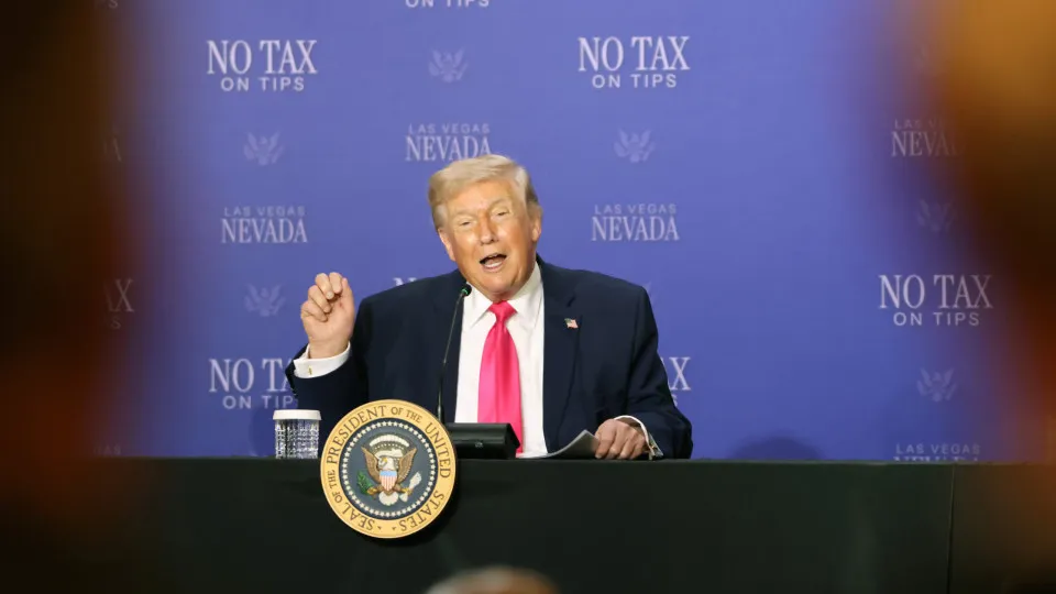 Trump afirma que Xi está "muito satisfeito" com reabertura de Ormuz - img