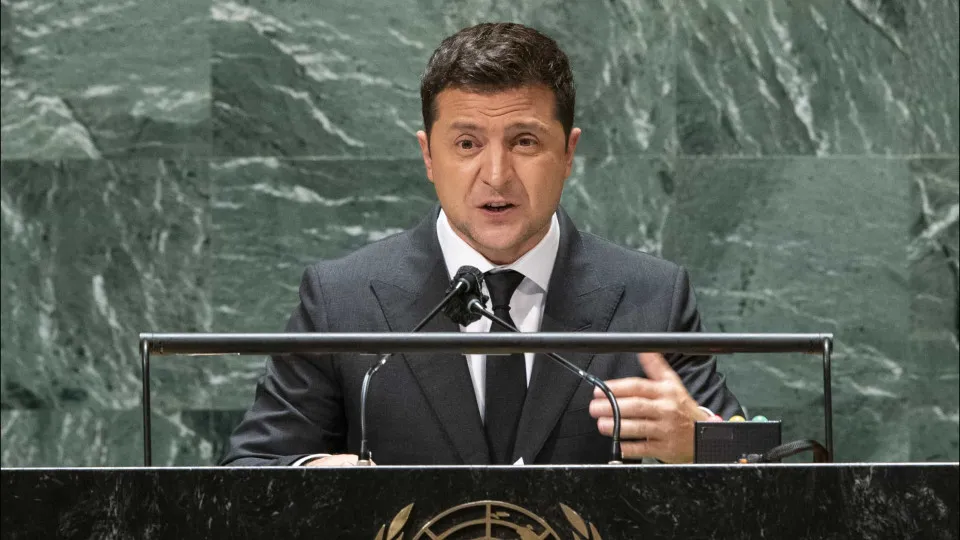 Zelenski propõe à Rússia moratória de ataques ao setor energético - img