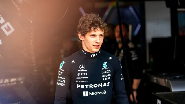 Antonelli quebra marcas, lidera F1 aos 19 anos e surpreende pela maturidade - img