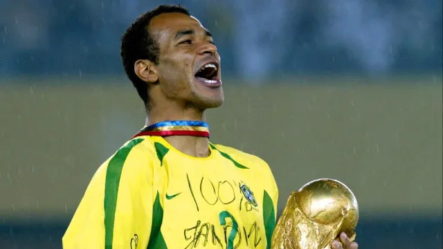 Brasil, penta com Djalma, Nilton, Carlos, Cafu e Roberto, sofre nas laterais - img