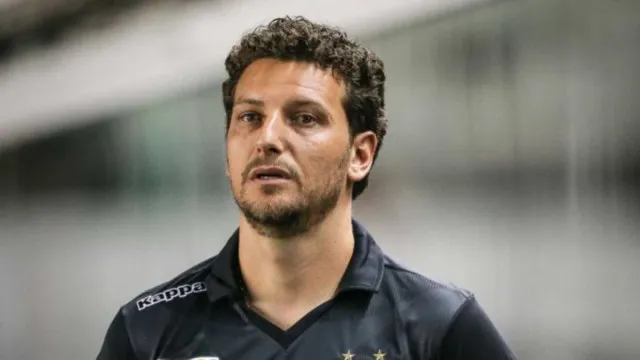 Elano revela visita a Robinho e diz: 'Neymar não está feliz' 1 Elano revela visita a Robinho e diz: 'Neymar não está feliz' - img