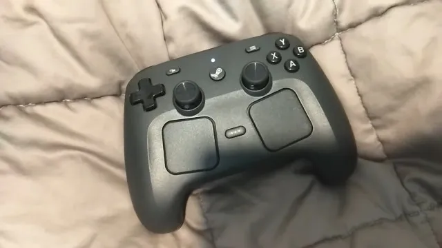 Novo controle da Valve grita quando cai no chão e viraliza; veja o vídeo - img